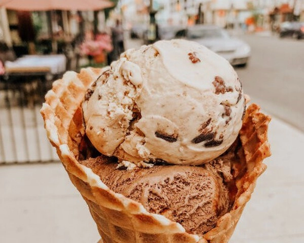 ice cream with rum and raisins