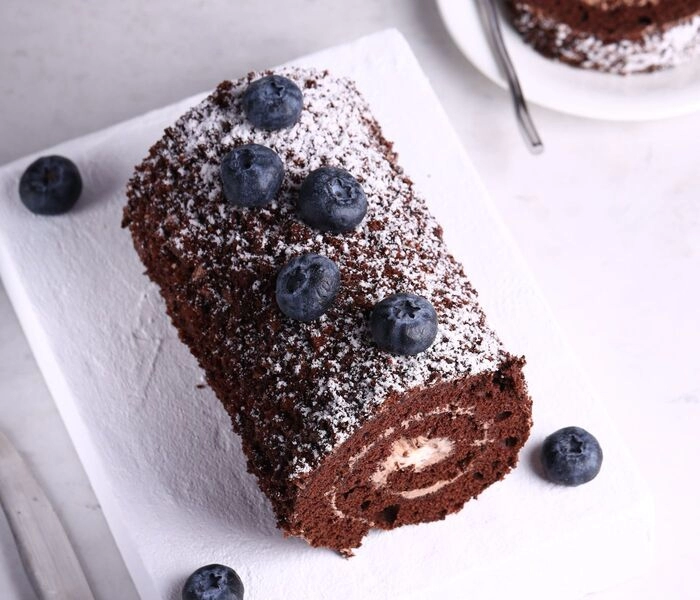chocolate roulade with sour cream