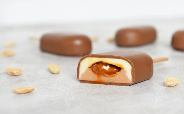 chocolate lights with salted caramel and peanuts