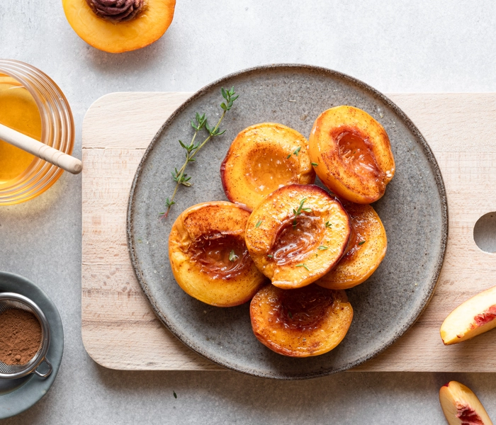 caramelised baked peaches