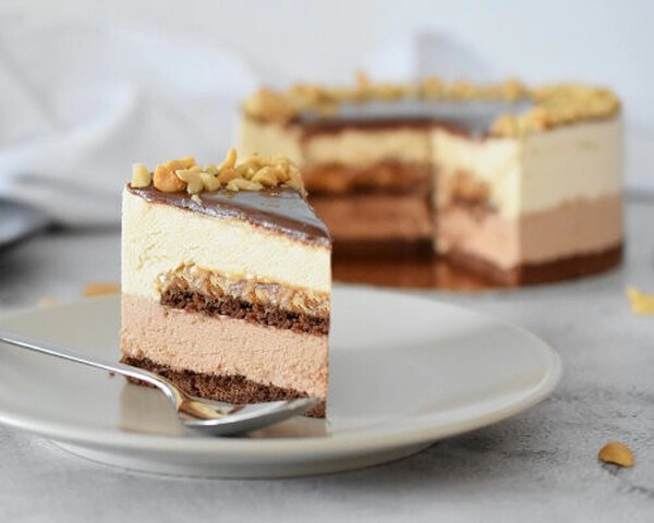 snickers cake