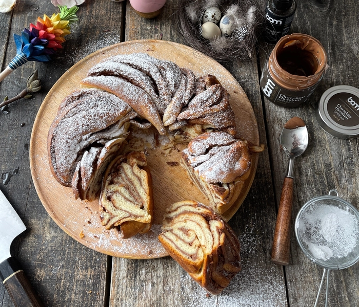 easter babka with chocolate-hazelnut spread