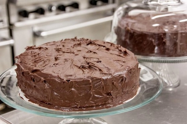 chocolate cake with pine nuts