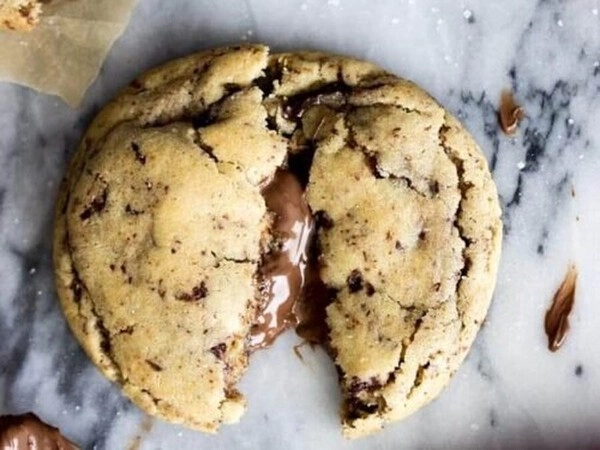 chocolate cookies with premium cocoa spread