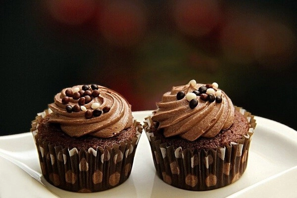 mini chocolate cakes filled with paris cream and sour cherries