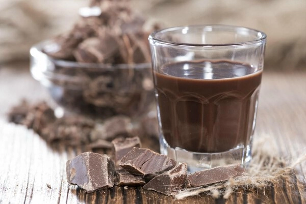 homemade chocolate liqueur