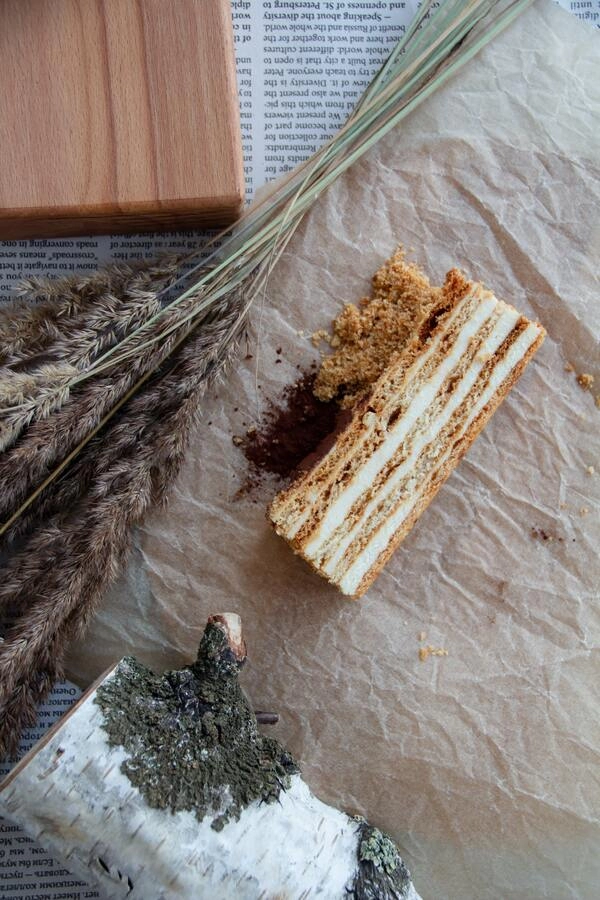 hungarian traditional cake: dobosh torte
