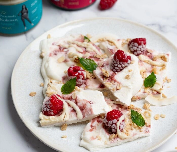 frozen yoghurt bar with raspberry jam and coconut spread