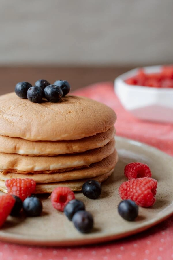 american pancakes with yoghurt