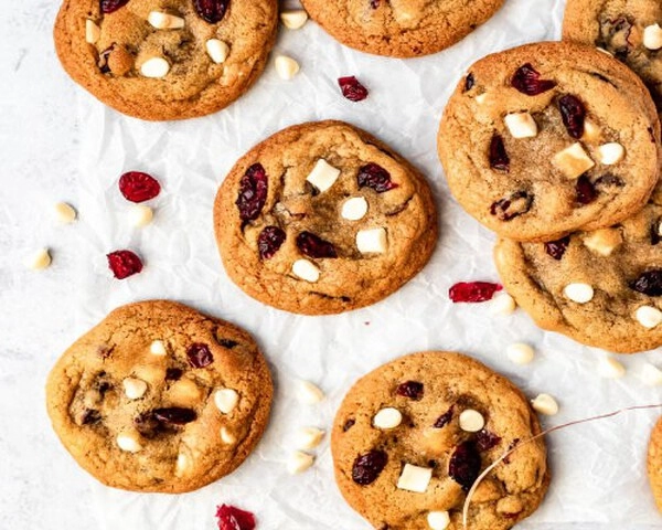 cookies with white chocolate and cranberries